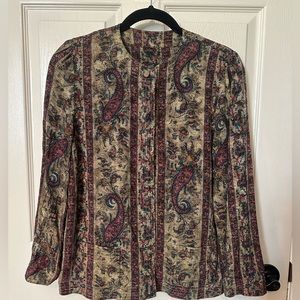 *Vintage* Funky paisley button up blouse. Women’s size 8.